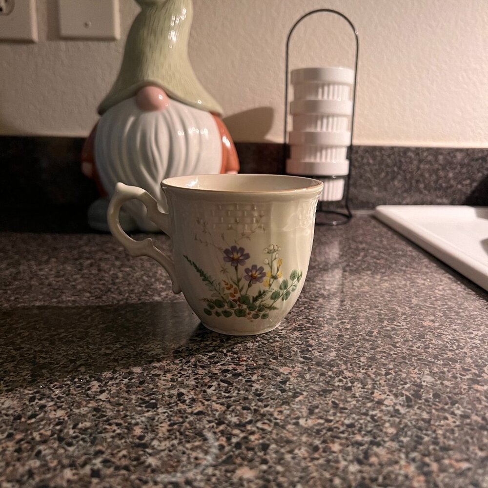 Set of 14 Mikasa Fine Ivory Teacups